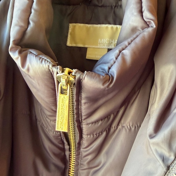 Michael Kors Long Puffer Coat - Gray/purplish inside lining torn under armpits - Picture 5 of 9